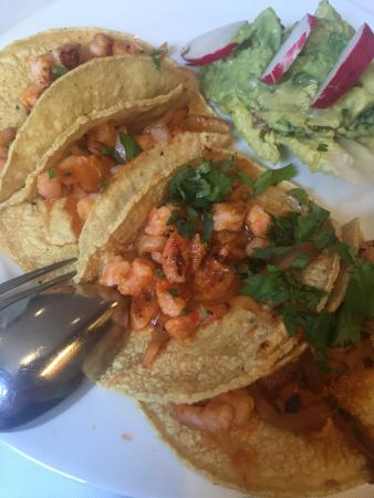 El Cardenal signature dishes Tacos Marineros De Camarón
Carnitas Estilo Michoacán
Molcajete "El Cardenal"